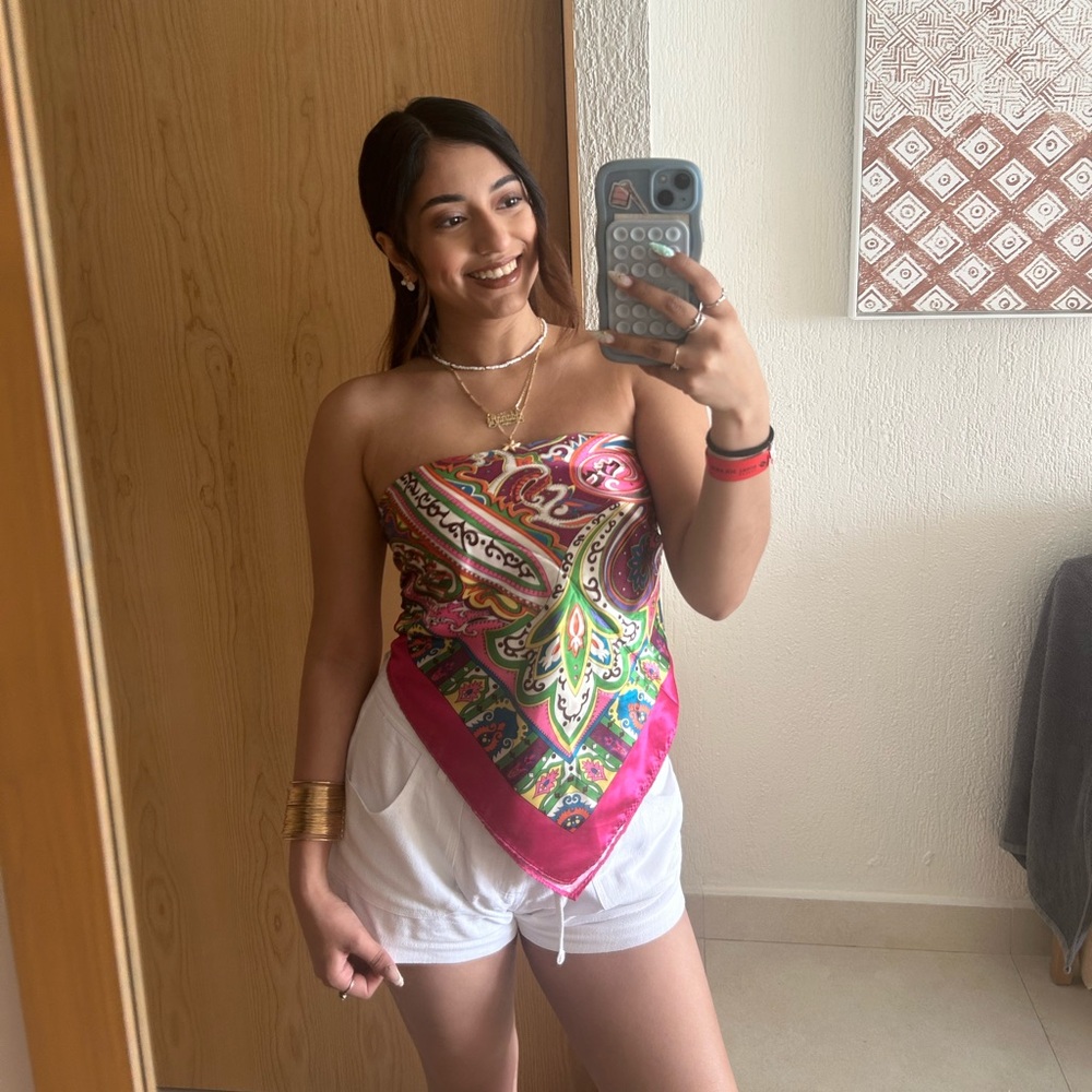 Meet your Posher, Adamaris